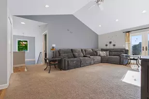 707 Tulip Dr, Three Oaks, MI 49128 - Photo 5