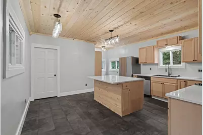 817 W Hanover Street, Marshall, MI 49068 - Photo 5