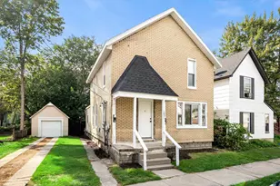 1031 Hamilton Ave NW, Grand Rapids, MI 49504 - Photo 1
