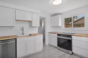 2759 N M-140, Watervliet, MI 49098 - Photo 11