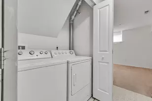 1021 Maiden Ln, Ann Arbor, MI 48105 - Photo 29