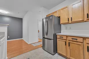 1021 Maiden Ln, Ann Arbor, MI 48105 - Photo 9