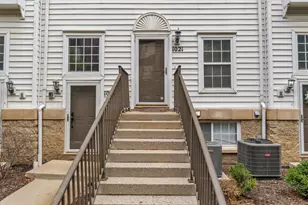 1021 Maiden Ln, Ann Arbor, MI 48105 - Photo 3