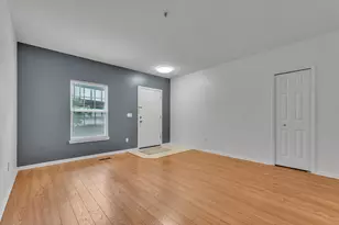 1021 Maiden Ln, Ann Arbor, MI 48105 - Photo 5