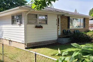 419 N Washington Ave, Ludington, MI 49431 - Photo 3