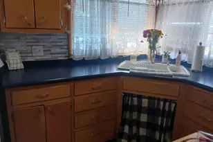 419 N Washington Ave, Ludington, MI 49431 - Photo 9