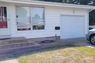 419 N Washington Ave, Ludington, MI 49431 - Photo 5