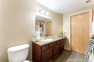 105 W Danaher St, Ludington, MI 49431 - Photo 27