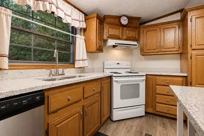 15877 Cottonwood Avenue, Cedar Springs, MI 49319 - Photo 9