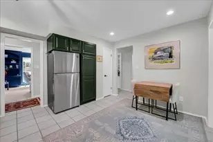 1750 Tiverton Rd, Bloomfield Hills, MI 48304 - Photo 15