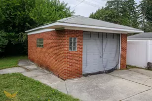 36005 Lucerne St, Clinton Twp, MI 48035 - Photo 23