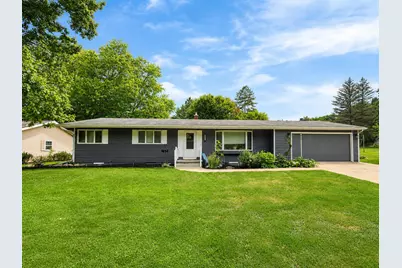 553 East Drive, Marshall, MI 49068 - Photo 1
