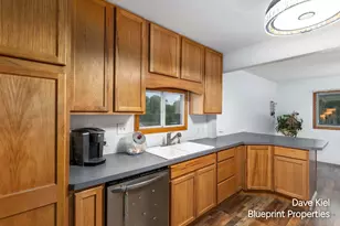 131 Manor Dr, Middleville, MI 49333 - Photo 7