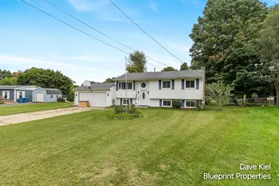 131 Manor Drive, Middleville, MI 49333 - Photo 3