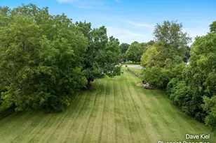 131 Manor Dr, Middleville, MI 49333 - Photo 37