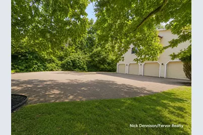 21163 Capital Avenue NE, Battle Creek, MI 49017 - Photo 3