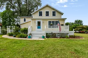 404 S Berrien St, New Buffalo, MI 49117 - Photo 1