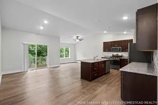1266 S Village Cir, Kalamazoo, MI 49009 - Photo 7