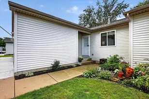 2949 Harmony Ct SW, Wyoming, MI 49519 - Photo 3