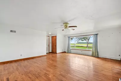 21648 E Us-12, Edwardsburg, MI 49112 - Photo 9
