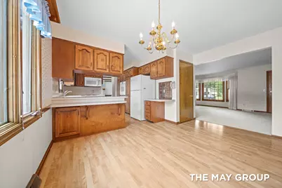 3908 Meadowood Lane SW, Grandville, MI 49418 - Photo 9