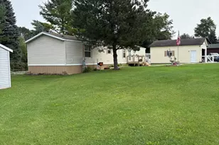 1455 Eldon Ct, Gladwin, MI 48624 - Photo 3