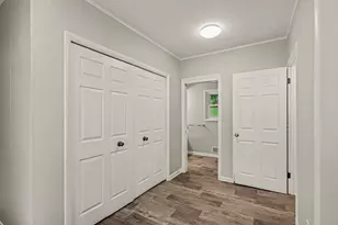 997 Colonial Ct, Holland, MI 49423 - Photo 13