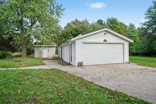 6516 Martin Rd, Norton Shores, MI 49444 - Photo 3