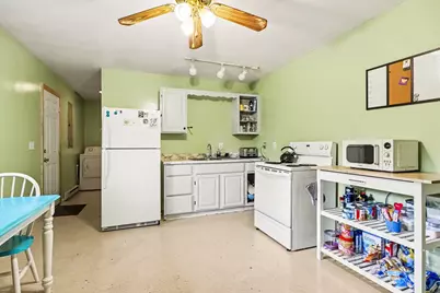 1160 Beverly Court, Benton Harbor, MI 49022 - Photo 7