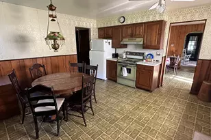 140 W Parkdale Ave, Manistee, MI 49660 - Photo 13