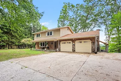 127 E Maple Street, Fruitport, MI 49415 - Photo 3