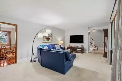 127 E Maple Street, Fruitport, MI 49415 - Photo 5