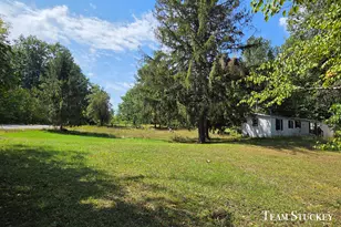 18542 9 Mile Rd, Reed City, MI 49677 - Photo 3