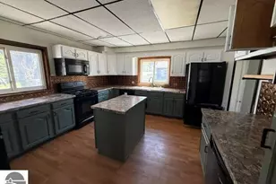 510 5th St, Ludington, MI 49431 - Photo 9