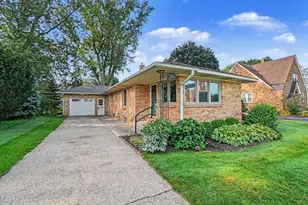 24 E 32nd St, Holland, MI 49423 - Photo 3