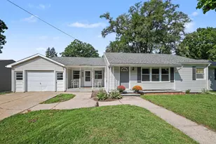 832 N Jefferson St, Lowell, MI 49331 - Photo 1