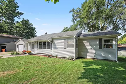 832 N Jefferson Street, Lowell, MI 49331 - Photo 3