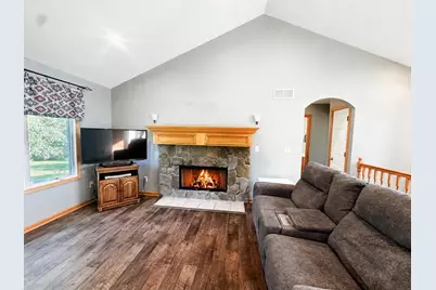 5752 Windsong Drive, Delton, MI 49046 - Photo 7