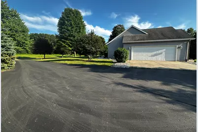 5752 Windsong Drive, Delton, MI 49046 - Photo 5
