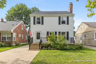 846 Lake Michigan Dr NW, Grand Rapids, MI 49504 - Photo 1