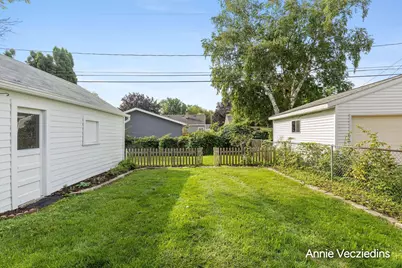 846 Lake Michigan Drive NW, Grand Rapids, MI 49504 - Photo 31