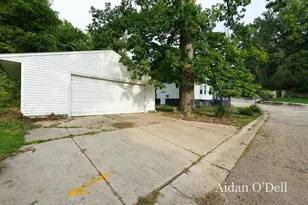1332 Bridge St NW, Grand Rapids, MI 49504 - Photo 23