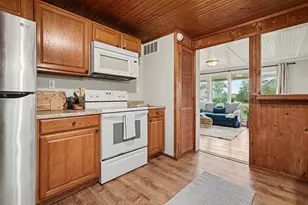 6029 Keigley St, Coloma, MI 49038 - Photo 7