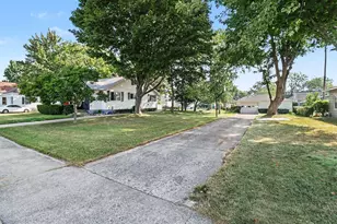 408 N Lewis St, Ludington, MI 49431 - Photo 25