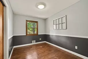 2146 Engleside Dr SE, Grand Rapids, MI 49546 - Photo 17