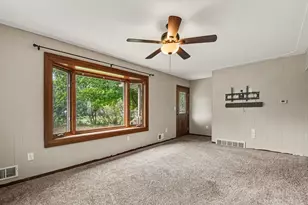 2146 Engleside Dr SE, Grand Rapids, MI 49546 - Photo 5