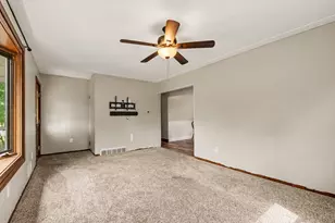 2146 Engleside Dr SE, Grand Rapids, MI 49546 - Photo 5