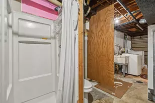2146 Engleside Dr SE, Grand Rapids, MI 49546 - Photo 21