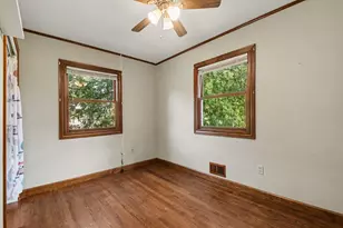 2146 Engleside Dr SE, Grand Rapids, MI 49546 - Photo 19