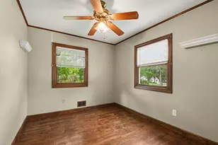 2146 Engleside Dr SE, Grand Rapids, MI 49546 - Photo 15